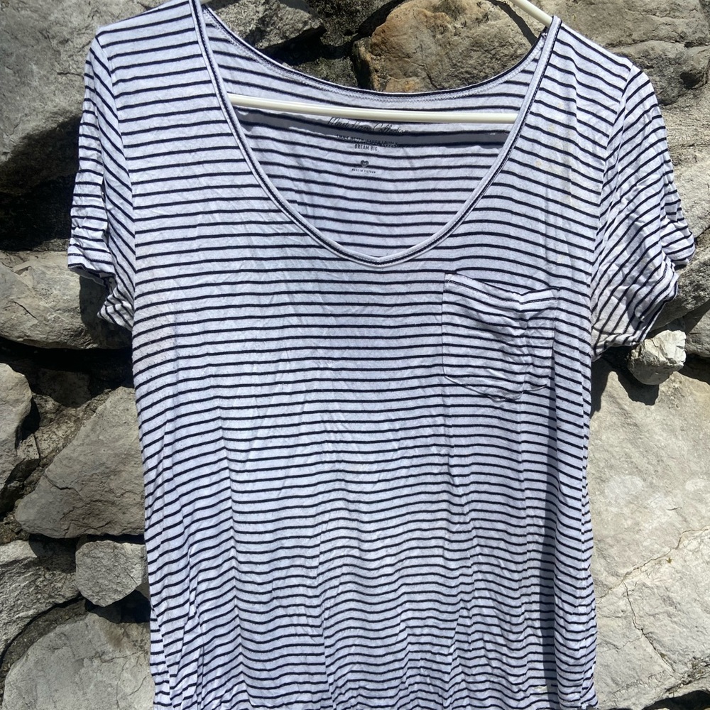 Large striped Hollister tee